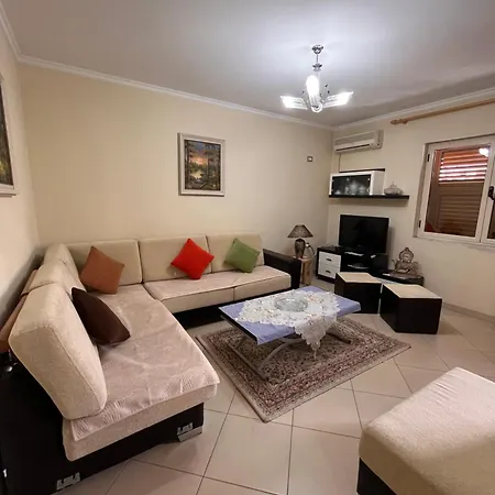 Peaceful, Cozy In A Neighborhood *