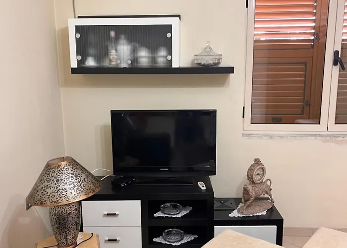 Lägenhet Peaceful, Cozy In A Neighborhood Tirana