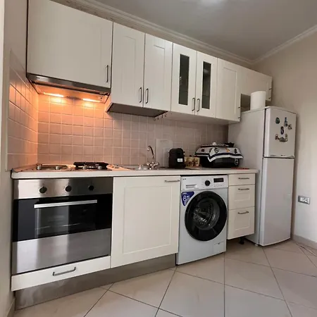 Peaceful, Cozy In A Neighborhood 公寓 地拉那