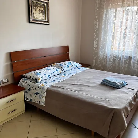 Peaceful, Cozy In A Neighborhood Apartament