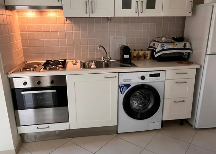 Peaceful, Cozy In A Neighborhood Appartement *