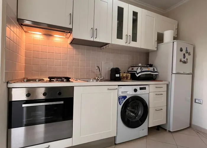 Peaceful, Cozy In A Neighborhood Apartman Tirana